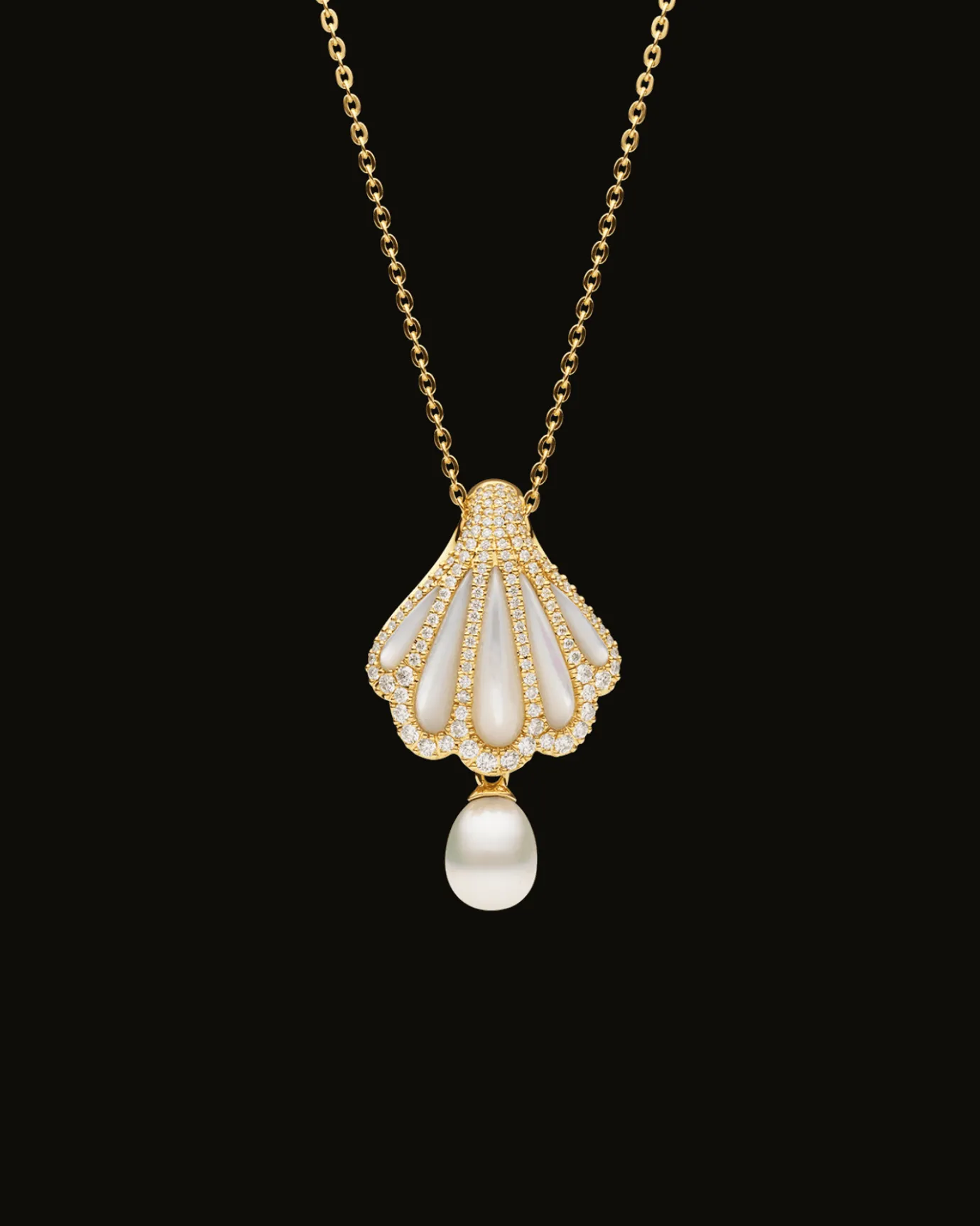 Necklaces & Pendants^Paspaley Clam Shell Diamond Pearl Pendant | Mother of Pearl, 6mm Keshi Pearl, Diamonds, and Yellow Gold YellowGold